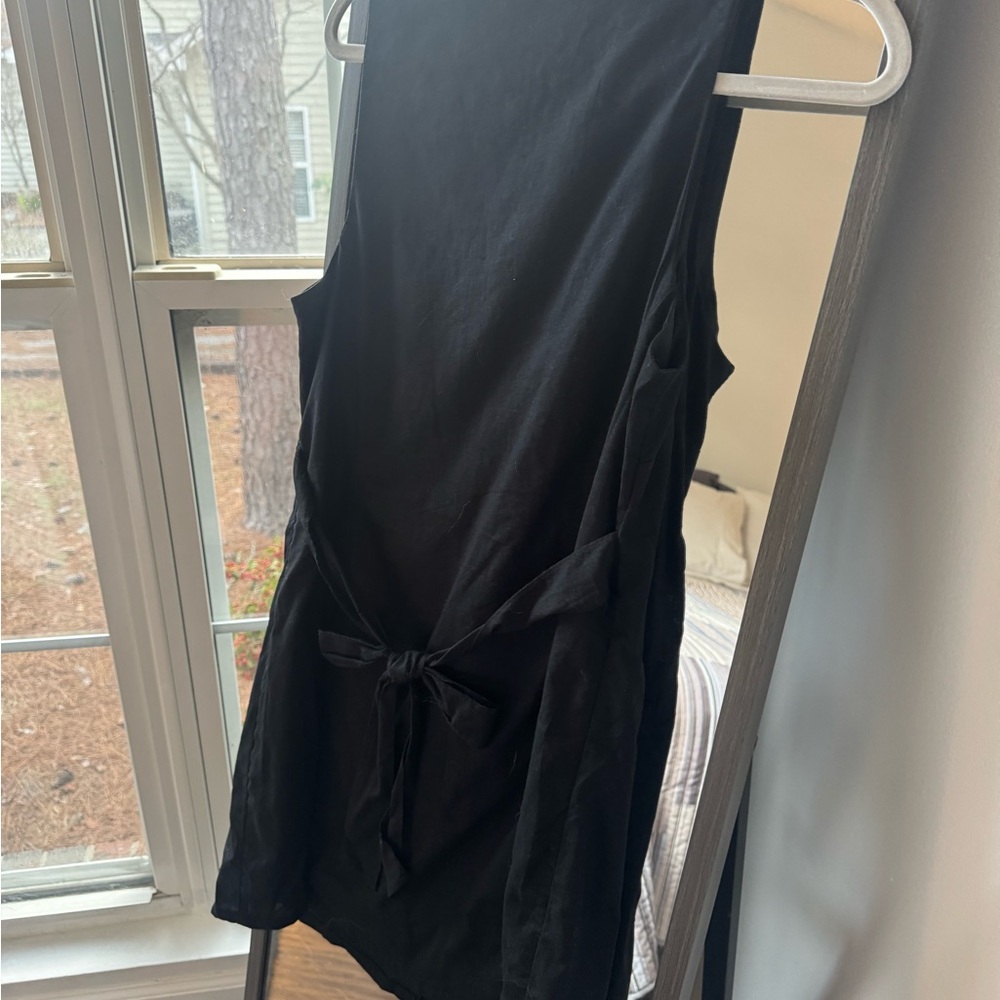 American Eagle Outfitters Black Top with White Trim - Picture 3 of 3